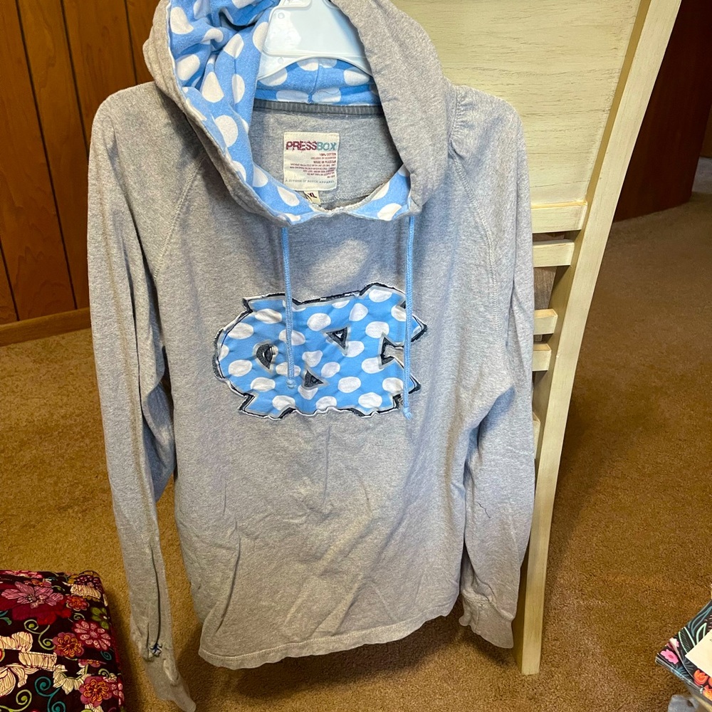 Press box xl long sleeve tshirt hoodie for UNC